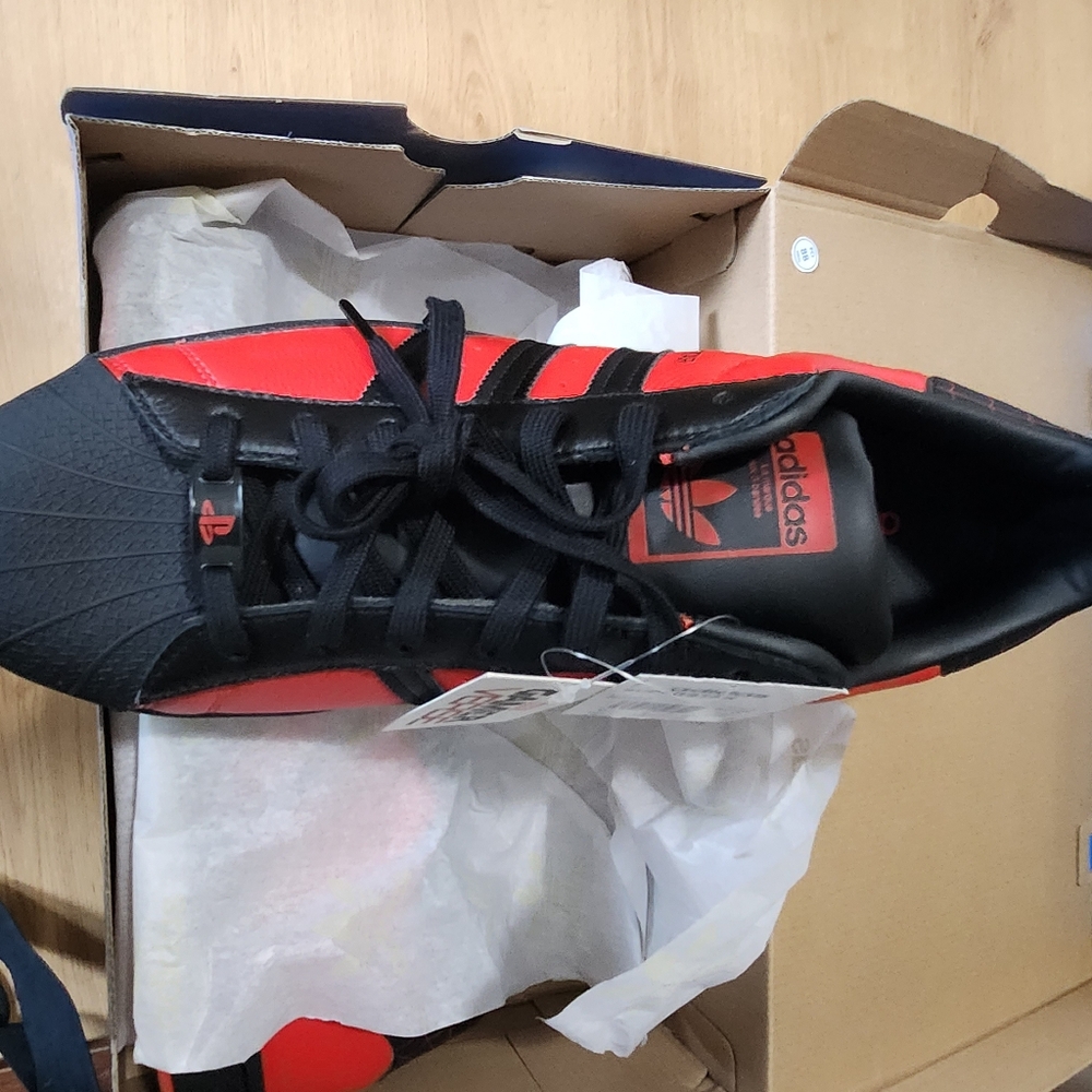 ADIDAS - Picture 2 of 4